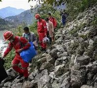  东契奇紧张站上罚球线 