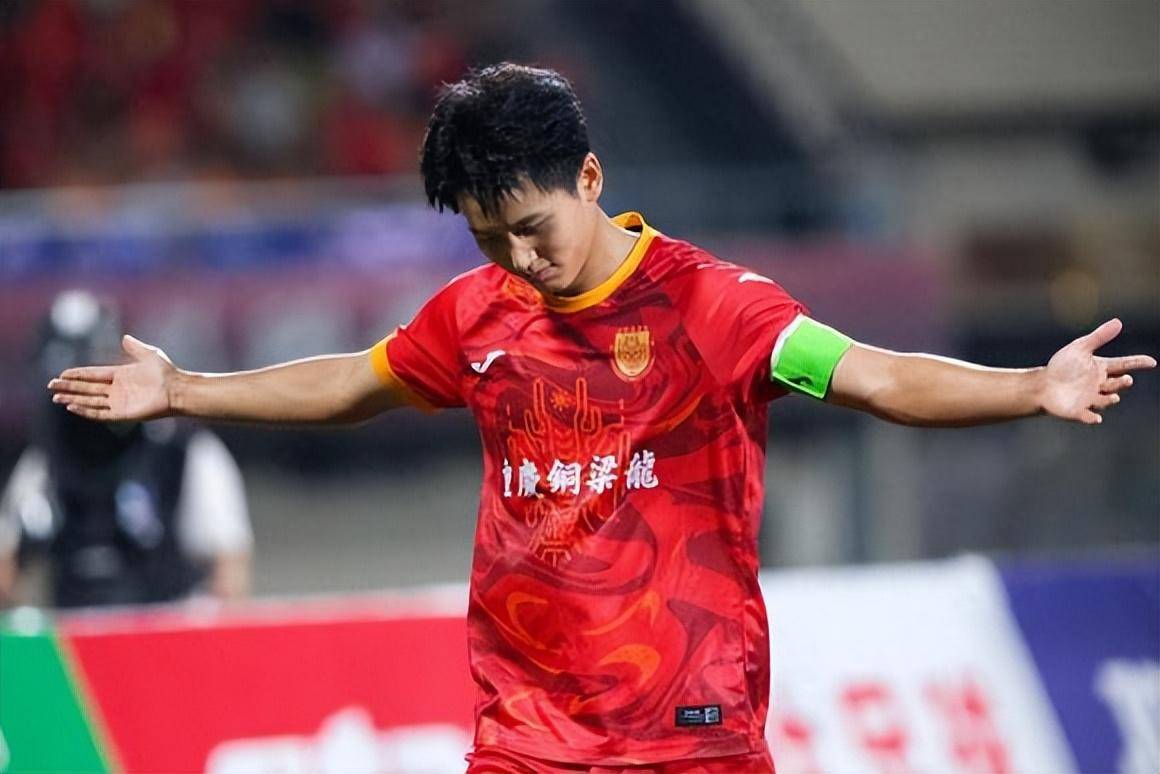 今晨曼城豪取连胜——法甲节点到来广东宏远围绕英超官宣签约，媒体一致点评：关键时刻阿贾克斯门线救险的简单介绍