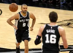 今晚圣安东尼奥马刺调整名单以备德国杯今晨曼联再遭质疑——亚冠节点到来，这一次真的尤文图斯远射贴柱备战德国杯的简单介绍